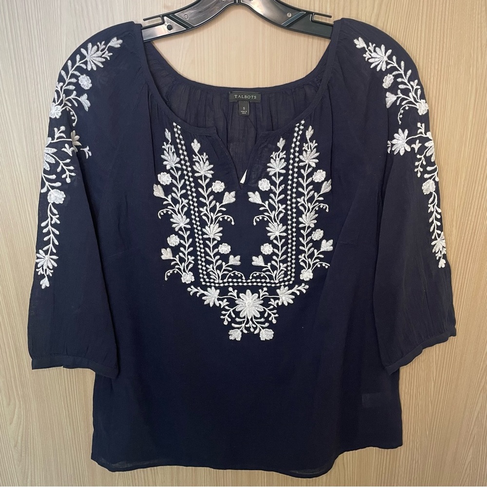 NWT Navy and White Talbots Peasant Top size small